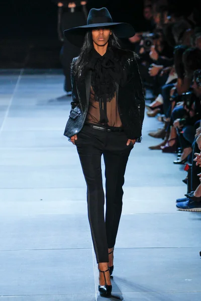 Look 39